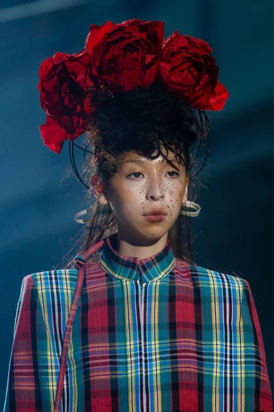 Look 3